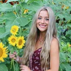 Meet your Posher, Maria